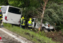 Ktn: Reisebus und Transporter landen nach Unfall auf A 2 im Gebüsch