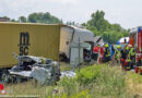 Oö: Ein Toter (29) bei Kreuzungsunfall mit Lkw und Kleintransporter in Niederneukirchen