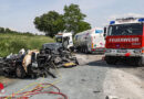 Oö: Zwei Pkw und Gefahrgut-Lkw in schweren Unfall auf B 137 bei Kallham involviert → junger Mann (19) getötet