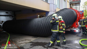 O: Grolfter bei Gebudebrand in Vcklabruck im Einsatz