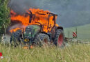 Nö: Stichflamme schießt nach Knall in Traktorkabine → Vollbrand in Altenmarkt / Triesting