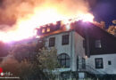 D: Feuer am Dach der ehemaligen Jugendherberge in Feldberg (Feldberger Seenlandschaft) brennt