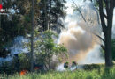 D: Gartenlaube brennt neben Waldstück in Stolberg