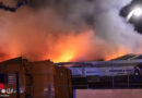 D: Rund 220 Kräfte bei zeitintensiven Großfeuer in Recyclingbetrieb in Frankfurt am Main