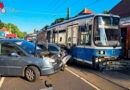 D: Straßenbahn kollidiert mit mehreren Fahrzeugen