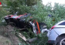 D: Drehleiter in Leverkusen in Kreisverkehr außer Kontrolle → fünf beschädigte Fahrzeuge