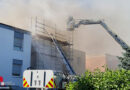 D: Anwohner unterstützten Feuerwehr bei ausgedehntem Flachdachbrand in Dortmund