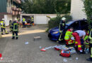 D: Autoreparatur in Hinterhof: eingeklemmter Pannenfahrer & aus Auto geschleuderte Frau