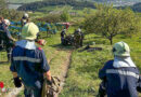 Nö: Menschenrettung in den Weinbergen bei Spitz → Person klemmt unter Kleintraktor