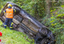 Oö: Pkw landet bei Unfall auf der B 130 bei Haibach ob der Donau in Bachbett