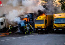 D: Fahrer bei Brand von zwei Lkw schwer verletzt