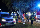 Oö: Pkw kollidiert in Wartberg a.d. Krems mit Baum → vier Verletzte