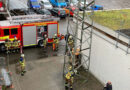 D: Eine Feuerwehrfrau und 29 Feuerwehrmänner bestehen ihre Laufbahnprüfung bei der Feuerwehr Stuttgart