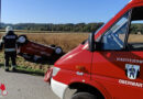 Bgld: In auf Güterweg in Oberwart am Dach liegenden Auto eingeklemmt