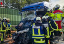 D: Schwerer Lkw-Unfall auf der A 43 bei Bochum → Fahrer aus zerstörtem Führerhaus befreit