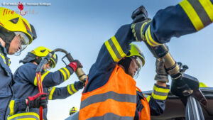 D: Verkehrsunfall mit Straenbahn in Rostock ? Person eingeklemmt