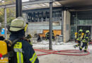 Bayern: Feuer im Uni-Viertel in Augsburg → Brand eines großen Lagerraums mit massiver Rauchentwicklung