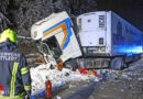 Oö: Sattelzug kracht auf Westautobahn bei Sattledt frontal gegen Anpralldämpfer