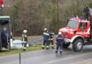 Nö: Bergung eines Linienbusses aus schmierigem Untergrund in Steinakirchen / Forst