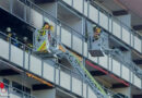 D: Zwei Drehleitern bei Wohnungsbrand in Hochhaus in Bruchsal im Einsatz