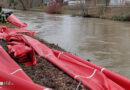 D: 100 m mobile Wassersperren in Hildesheim durch spielende Kinder in Fluss gestürzt