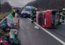 Nö: Auf der Seite liegender Pkw auf der A21 zwischen Alland und Hochstraß