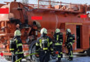 D: Feuer an der Vakuumanlage eines schweren Saug-Druckfahrzeuges in Dinslaken