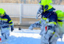 Stmk: Aufwendiges Nachlöschen bei Reifenbrand an Sattelschlepper auf A9 bei Mautern