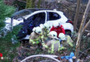 Nö: Auffahrunfall bei Wildwechsel-Notbremsung → Auto mehrere Meter über Böschung geschleudert, Frau gerettet, Reh überfahren