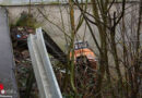 D: Schwierige Rettung eines abgestürzten Gabelstaplerfahrers in Plettenberg