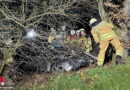 D: Zwei Eingeschlossene nach Pkw-Anprall an Baum in Osterholz-Scharmbeck