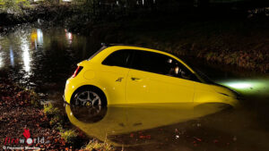 Bayern: Fiat 500 Abarth ging im Entenbach in Mnchen baden