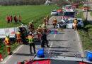 D: Klein-Lkw kollidiert bei Bermatingen mit Pkw  → ein Fahrer eingeklemmt