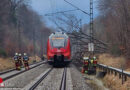 Bayern: Zug kollidiert bei Tutzing / Starnberg mit Baum → Oberleitung setzt Unfallzug unter Strom