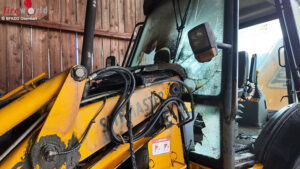 Bgld: Bagger brennt in landwirtschaftlicher Halle in Unterschtzen