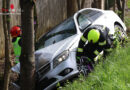 Oö: Auto bei heftigem Graupelschauer in Sattledt gegen Baum gekracht