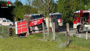 N: Auf Einsatzfahrt mit Feuerwehrfahrzeug bei Neustift-Innermanzing verunglckt ? ein Feuerwehrmann tot, mehrere verletzt