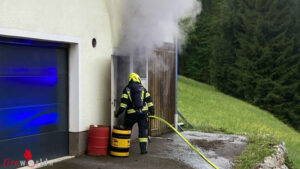 O: Sieben Feuerwehren zu Heizraum-Brand in Tischlerei in Garsten alarmiert