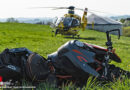 Oö: Pkw-Motorrad-Unfall auf der B 127 bei St. Martin im Mühlkreis → Biker (35) über Motorhaube in Wiese geschleudert