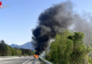 Schweiz: Pkw gerät nach Ölverlust und Leistungsabfall auf der A 13 in Vollbrand