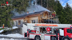 Schweiz: Feuer unter dem Dachstuhl in Wohnhaus in St. Gallen