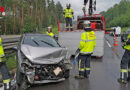 Nö: Pkw prallt im strömenden Regen auf S 6 gegen Mittleitschiene & Motorradlenker löscht Entstehungsbrand