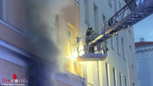 Wien: 37 Personen bei Wohnungsbrand im 18. Bezirk ohne Fluchtweg