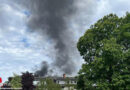 D: John Deere Gator geht in Flammen auf → Feuer frisst sich bis auf Wohnhaus-Dachstuhl