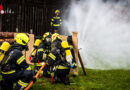 Oö: Rettung und Brandbekämpfung im landwirtschaftlichen Objekt als Übung in Moosbach