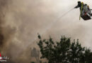 Bayern: Lagerhallen-Großbrand in Augsburg → 10 Rohre und ein Werfer im Einsatz