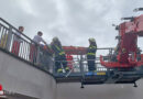 Oö: Personentransport per Teleskoplader für das Rote Kreuz in Mauerkirchen