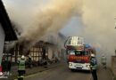 D: Starke Rauchentwicklung bei Feuer in Fachwerkhaus in Offenburg