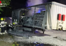 D: Brand eines mit 13 Tonnen Lithium-Ionen-Akkus beladenen Sattelaufliegers auf Rastanlage Hunsrück Ost