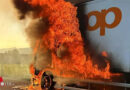 Schweiz: Lastwagen geht auf A 1 bei Niederlenz komplett in Flammen auf